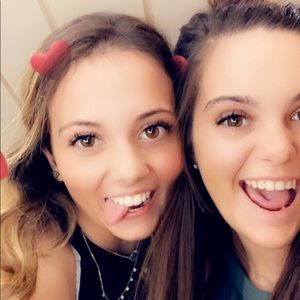 Meet your Posher, Brooke